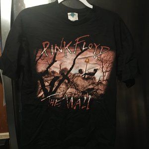2001 Pink Floyd tee 385 *tee deal $35 or $30 w/offer
